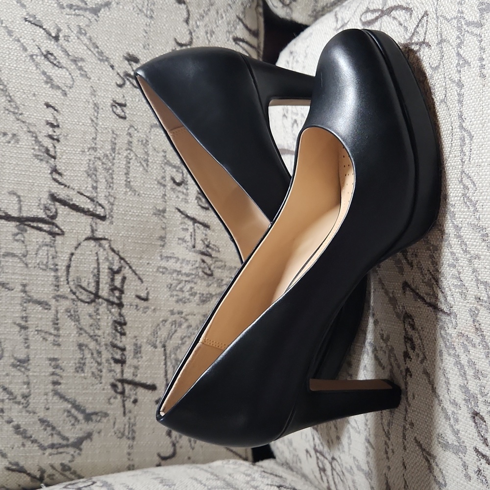 Ankis Black Pumps